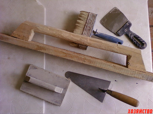 Фото 2. Основные инструменты, используемые при строительстве печи, - кельма, молоток, расшивка, лопата, отвес, уровень..jpg