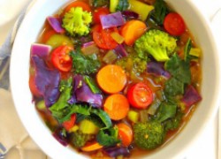 Постное блюдо к ужину: яркий и ароматный горячий суп