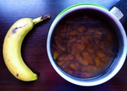Банановый чай для фруктов и цветов