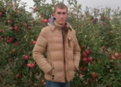 Денис Тарелкин: «к работе на земле меня приучили родители. сейчас у нас 12 гектаров яблоневых садов»