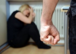 Четыре вида домашнего насилия, о которых принято молчать в семейных отношениях