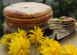 Цахараджин, осетинские пироги со свекольными листьями и сыром 