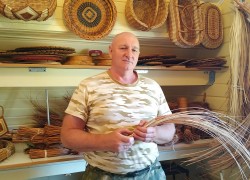 Андрей Никифоров: Мои плетеные корзины раскупают как горячие пирожки 