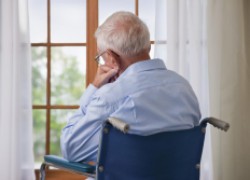Как помочь пожилым людям справиться с тревожностью 