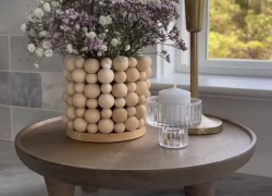 Деревянная «ваза»-кашпо для цветов в сканди-стиле 